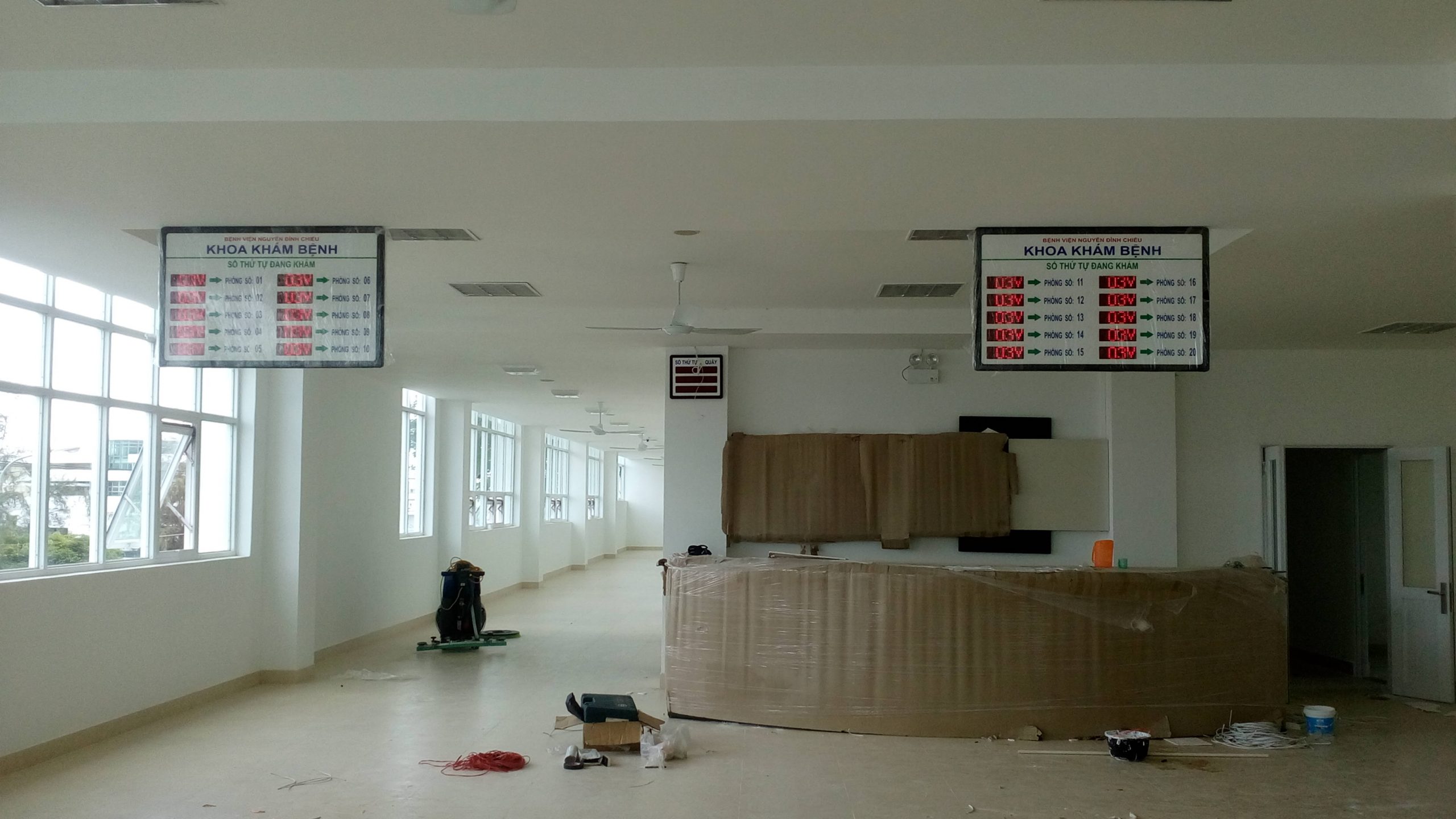 Hệ thống xếp hàng tự động bệnh viện