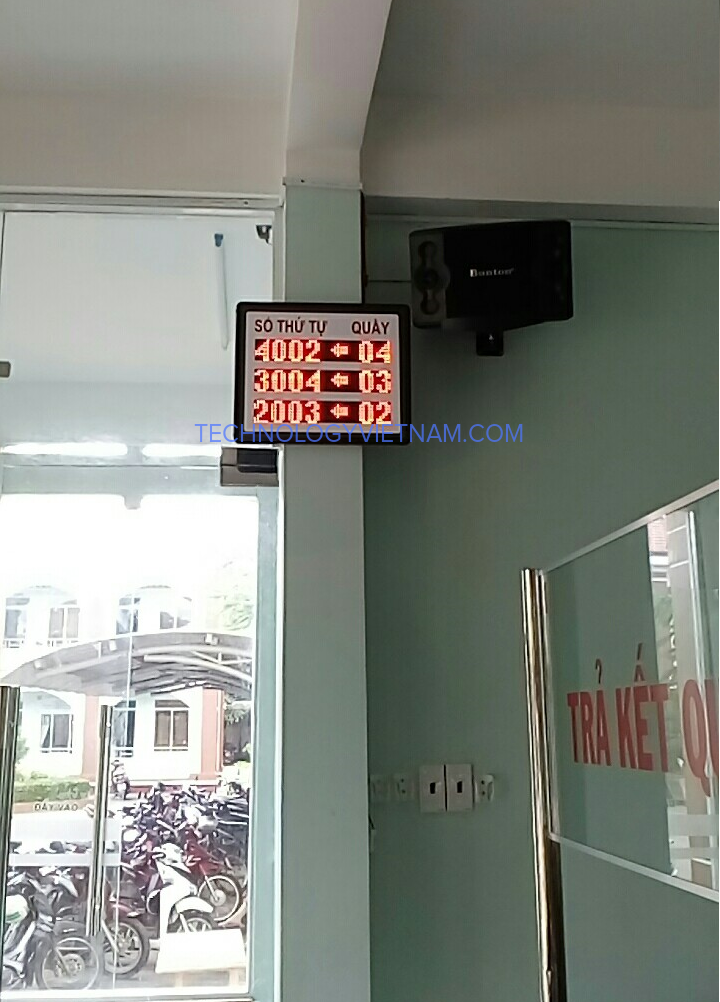 Hệ thống xếp hàng tự động tại UBND