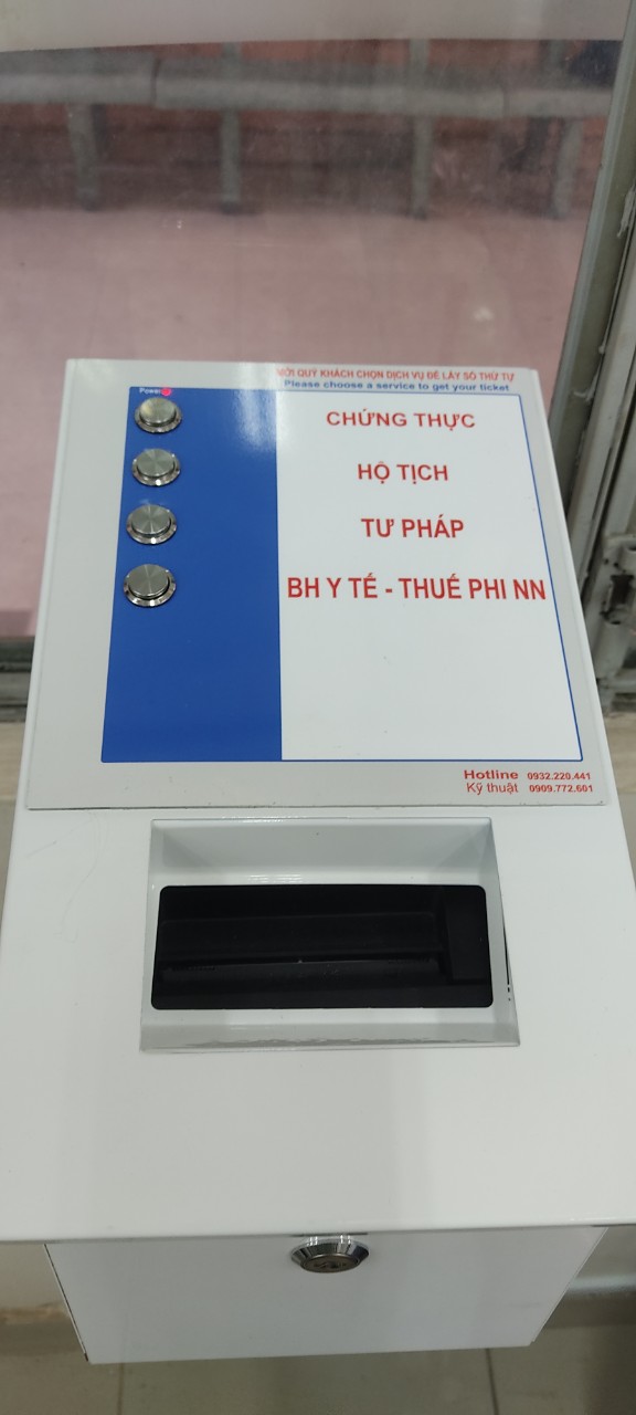 Hệ thống xếp hàng tự động tại bộ phận một của UBND