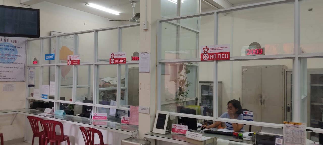 Hệ thống xếp hàng tự động tại bộ phận một của UBND