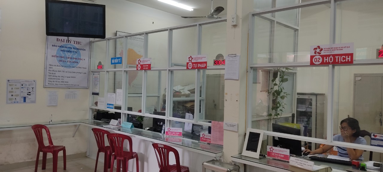 Hệ thống xếp hàng tự động tại bộ phận một của UBND