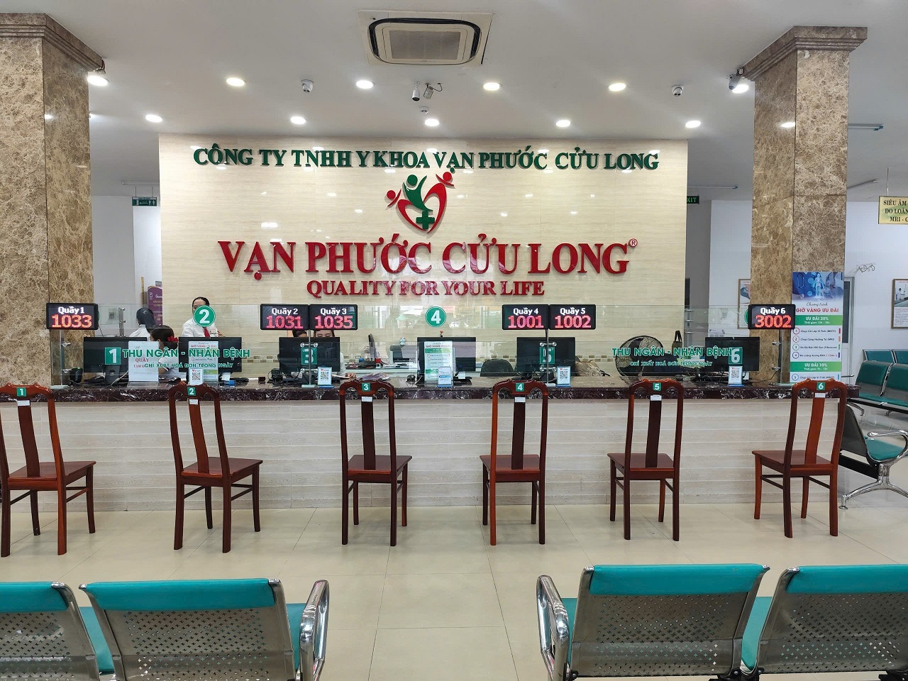Hệ thống xếp hàng tự động tại Phòng khám Vạn Phước Cửu Long